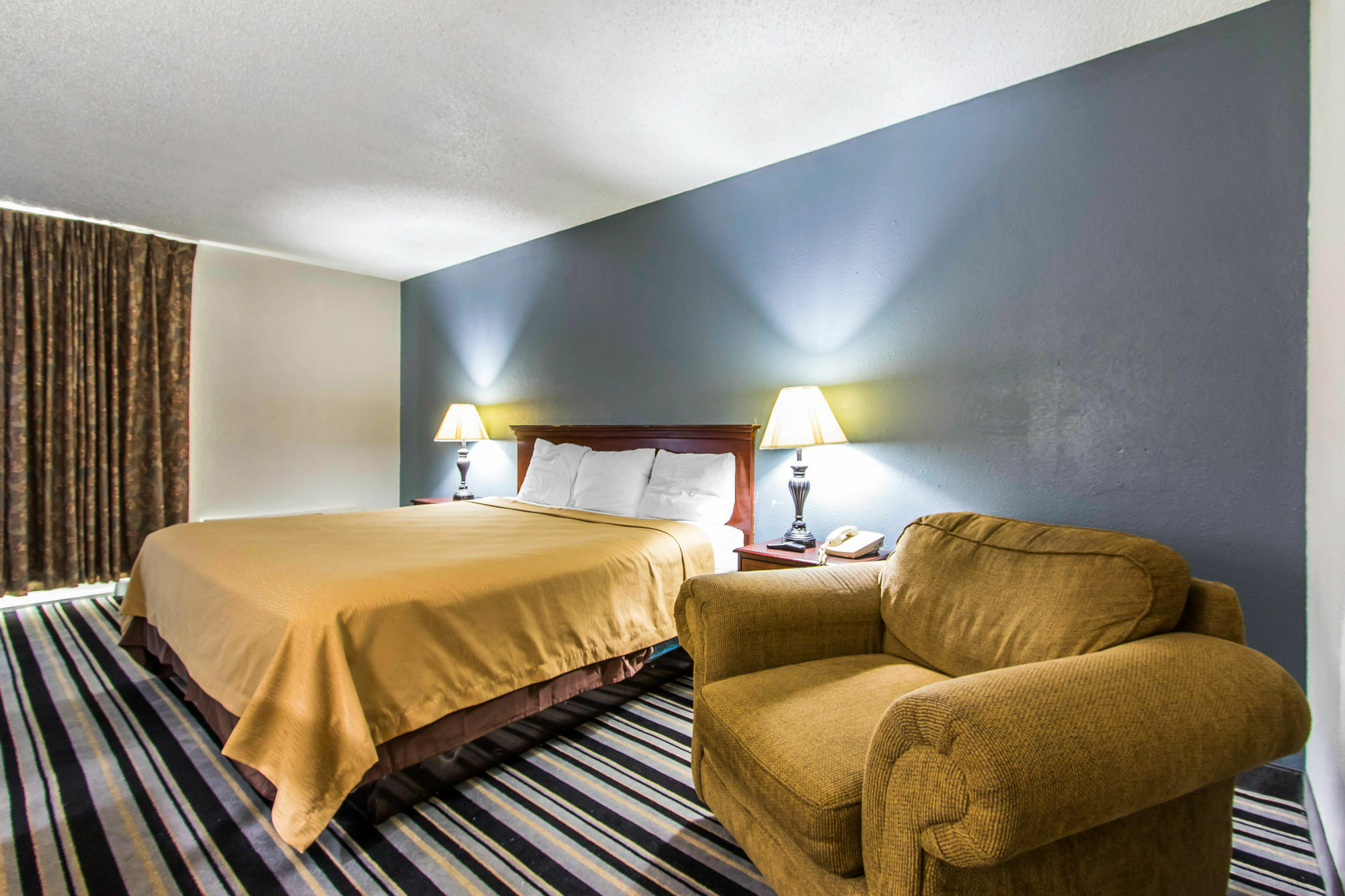 Econo Lodge Ardmore Exteriör bild